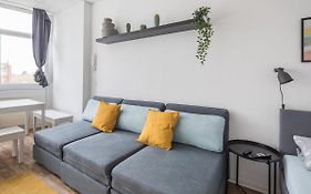 Spacious 2 Bedroom Apartment Hamburg